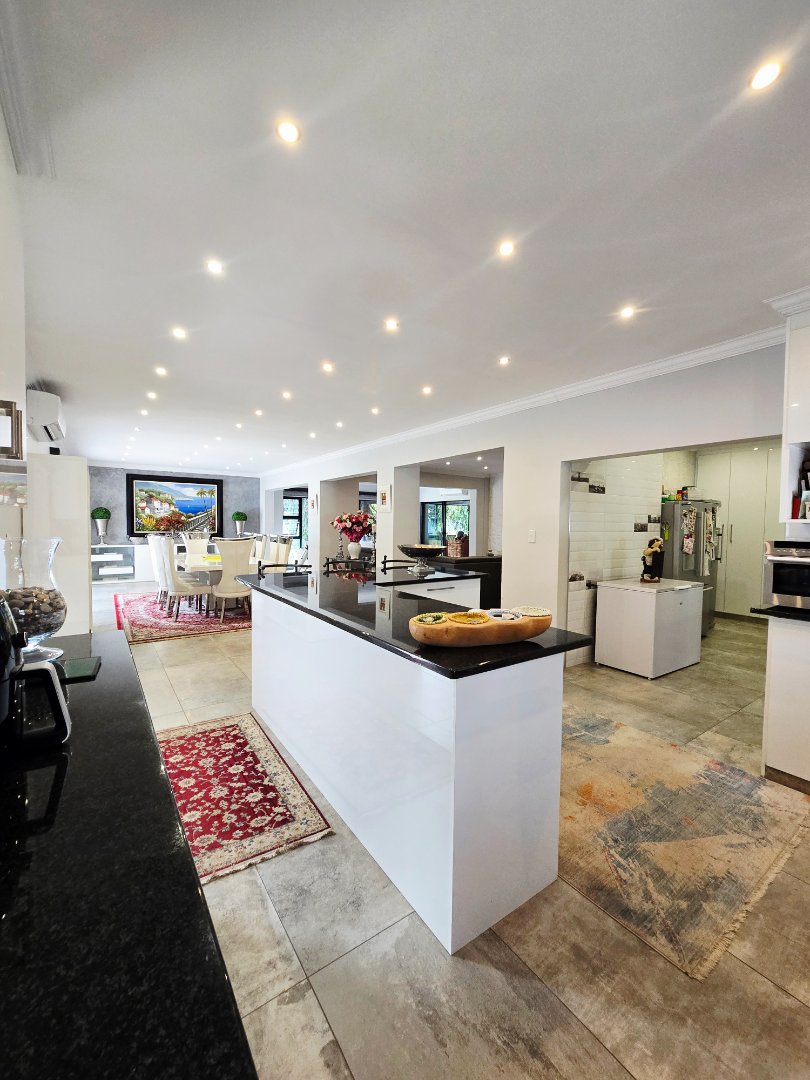 6 Bedroom Property for Sale in Wilkoppies North West